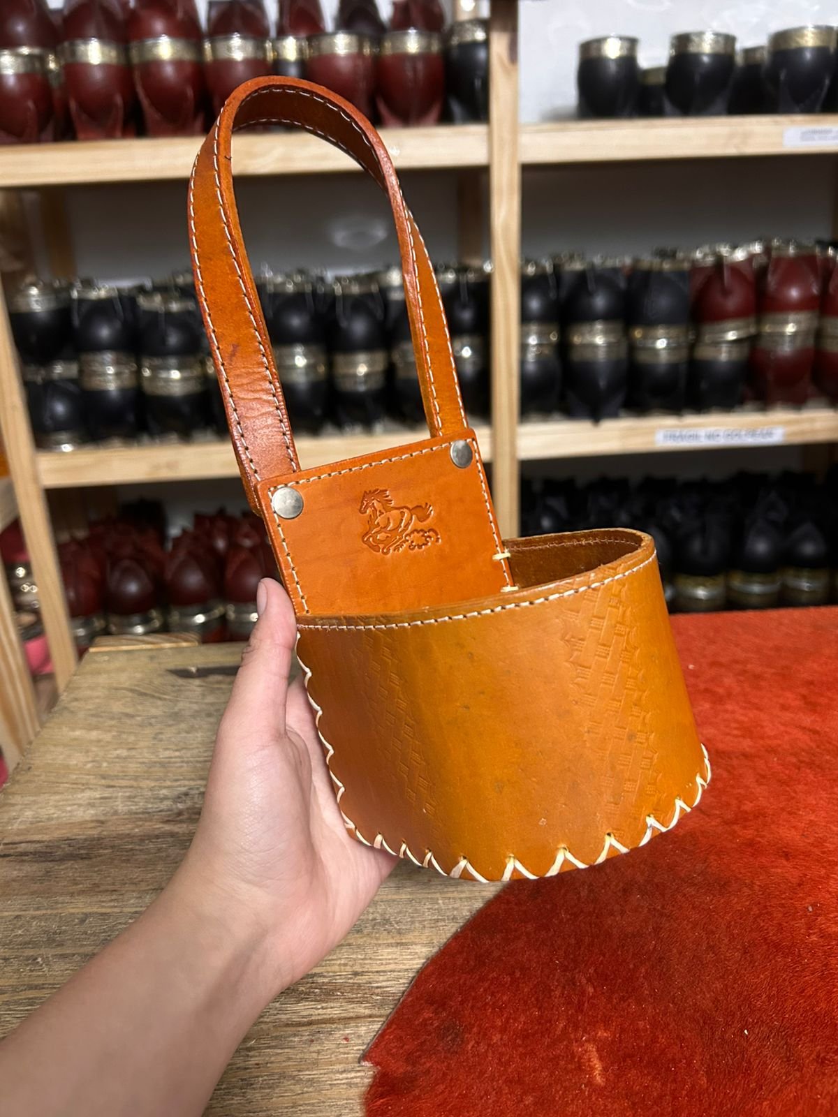 PORTA MATE DE CUERO