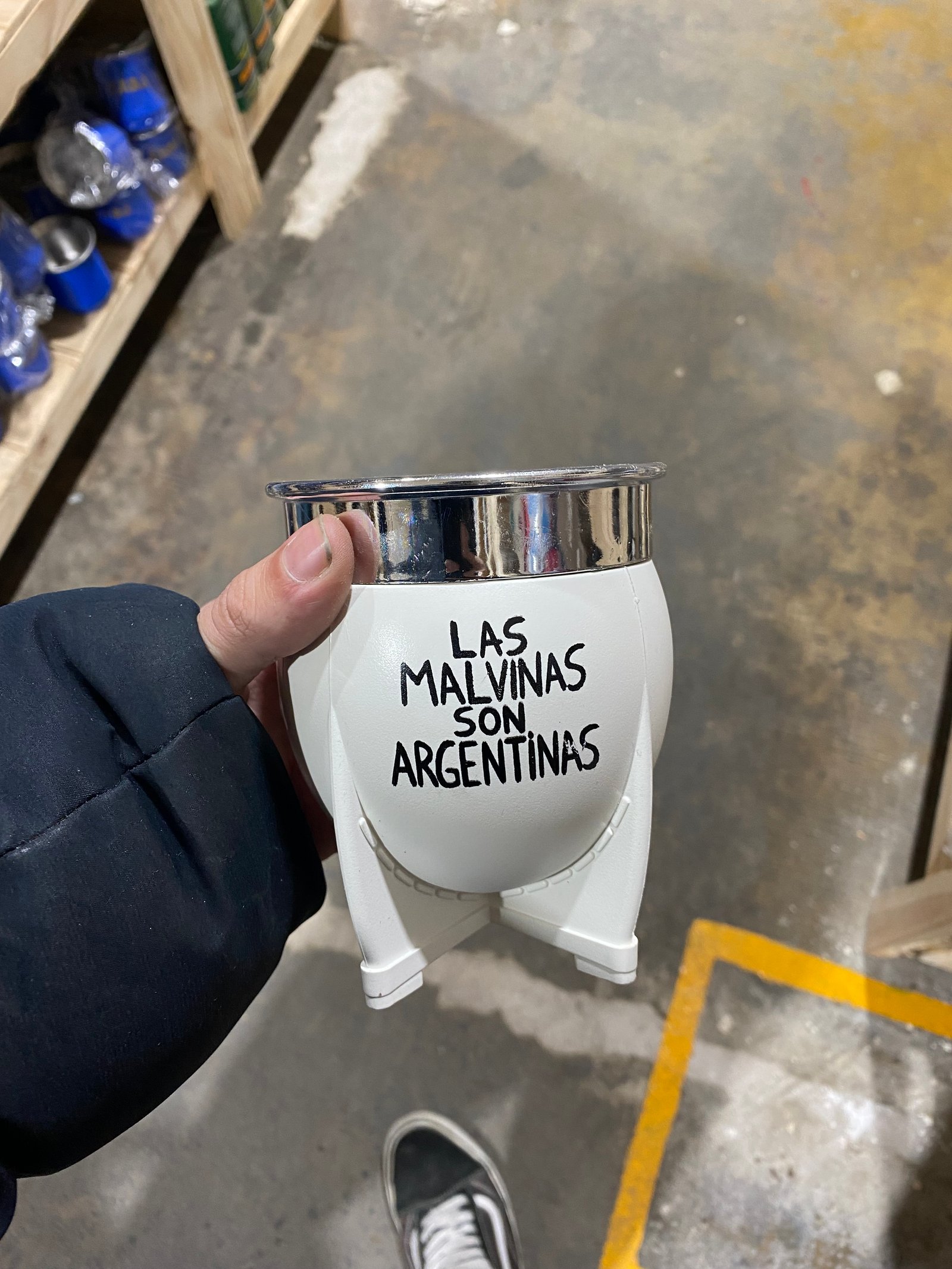 IMPERIAL DE GOMA LAS MALVINAS SON ARGENTINAS