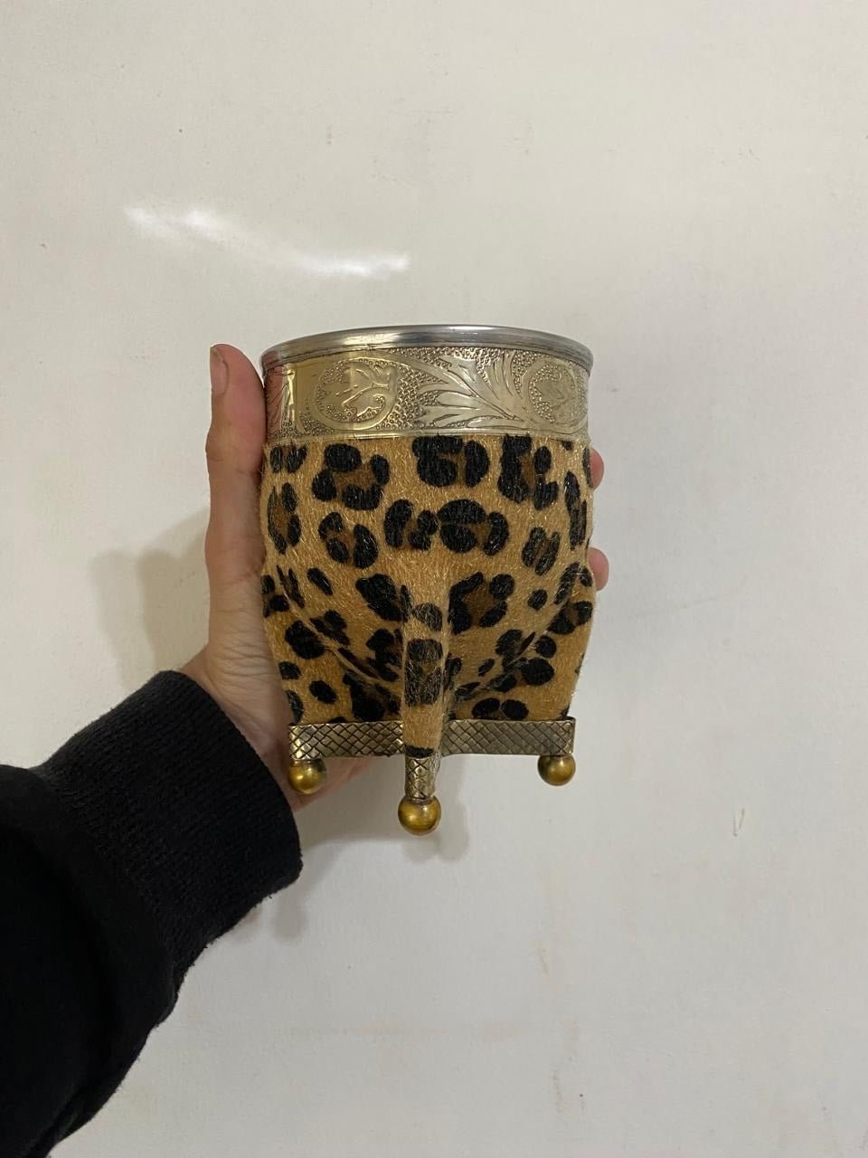 IMPERIAL ANIMAL PRINT CON BASE DE ALPACA Y BOLAS DE BRONCE