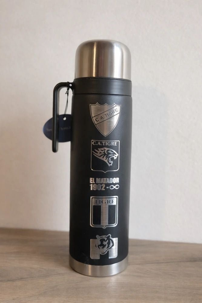 TERMO MEDIA MANIJA NEGRO DE 1L GRABADO TIGRE